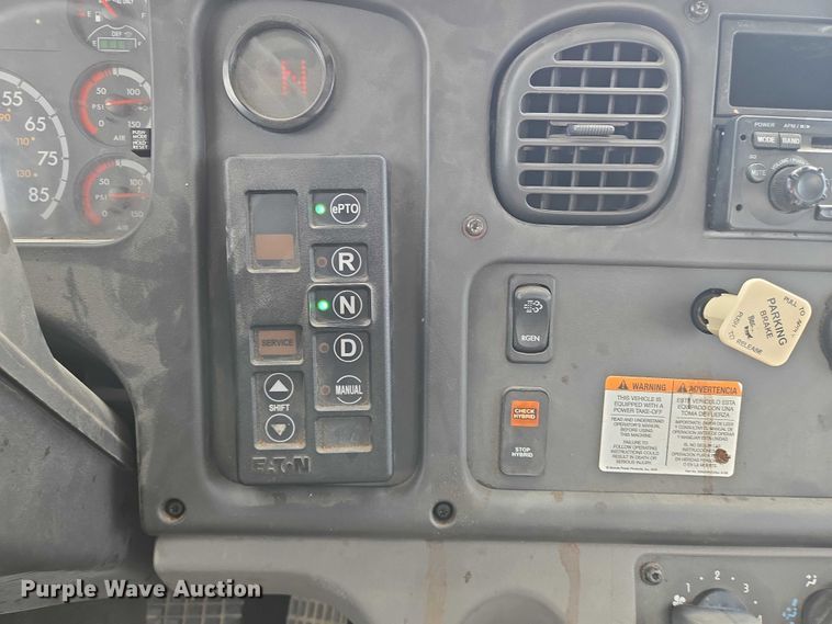 image for item EN8442 2012 Freightliner Business Class M2 bucket truck