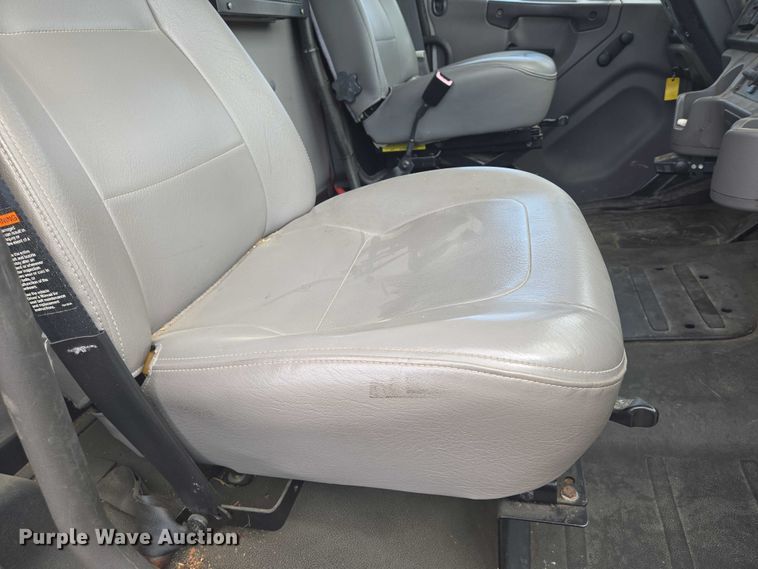 image for item EN8442 2012 Freightliner Business Class M2 bucket truck