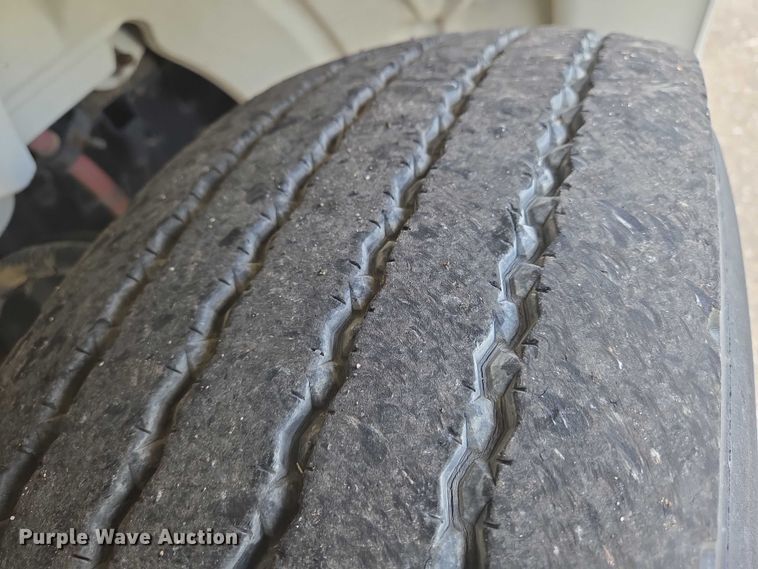 image for item EN8442 2012 Freightliner Business Class M2 bucket truck