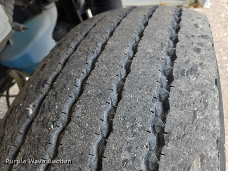 image for item EN8442 2012 Freightliner Business Class M2 bucket truck