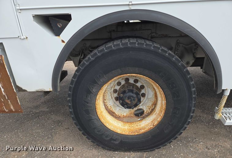 image for item EN8442 2012 Freightliner Business Class M2 bucket truck