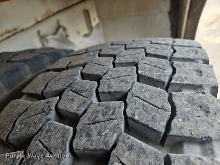 image for item EN8442 2012 Freightliner Business Class M2 bucket truck