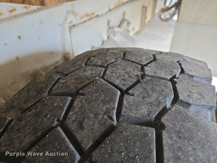 image for item EN8442 2012 Freightliner Business Class M2 bucket truck