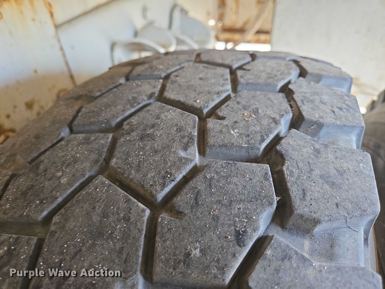 image for item EN8442 2012 Freightliner Business Class M2 bucket truck