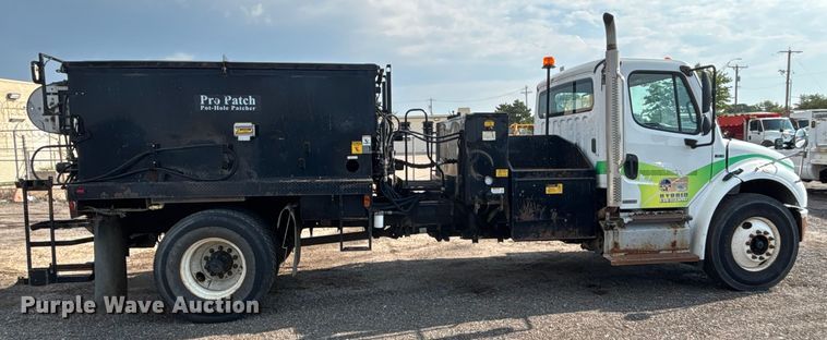image for item EN8443 2012 Freightliner Business Class M2 pothole patcher truck