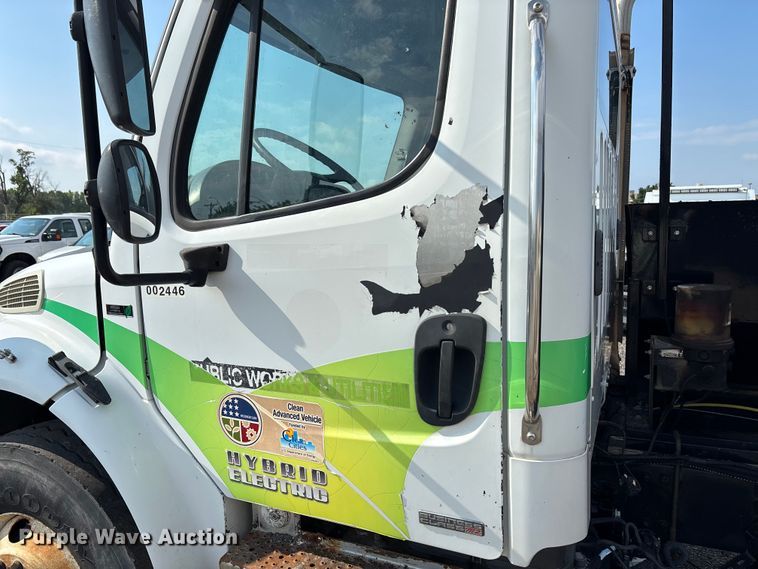 image for item EN8443 2012 Freightliner Business Class M2 pothole patcher truck