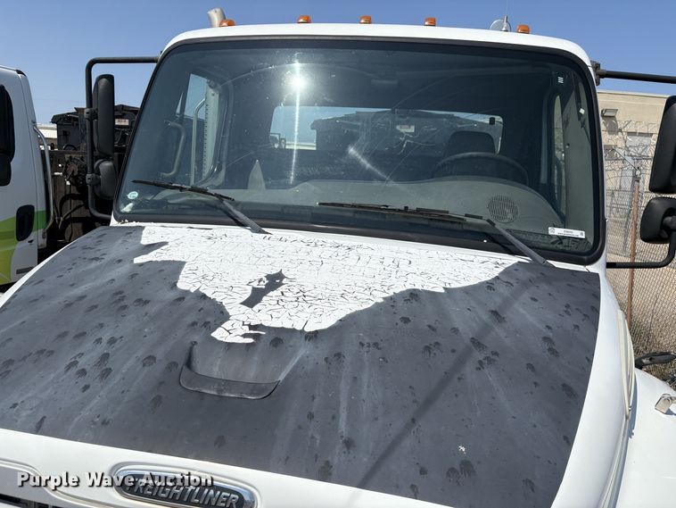 image for item EN8443 2012 Freightliner Business Class M2 pothole patcher truck