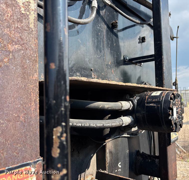 image for item EN8443 2012 Freightliner Business Class M2 pothole patcher truck