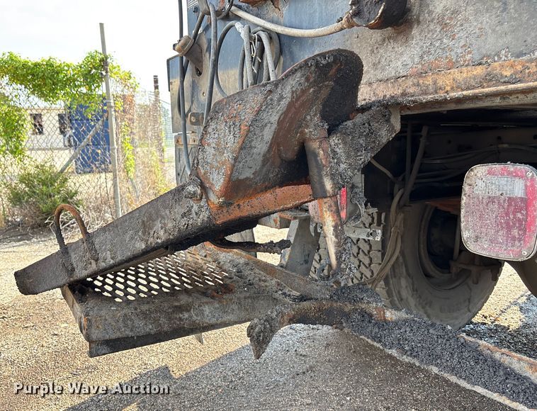 image for item EN8443 2012 Freightliner Business Class M2 pothole patcher truck