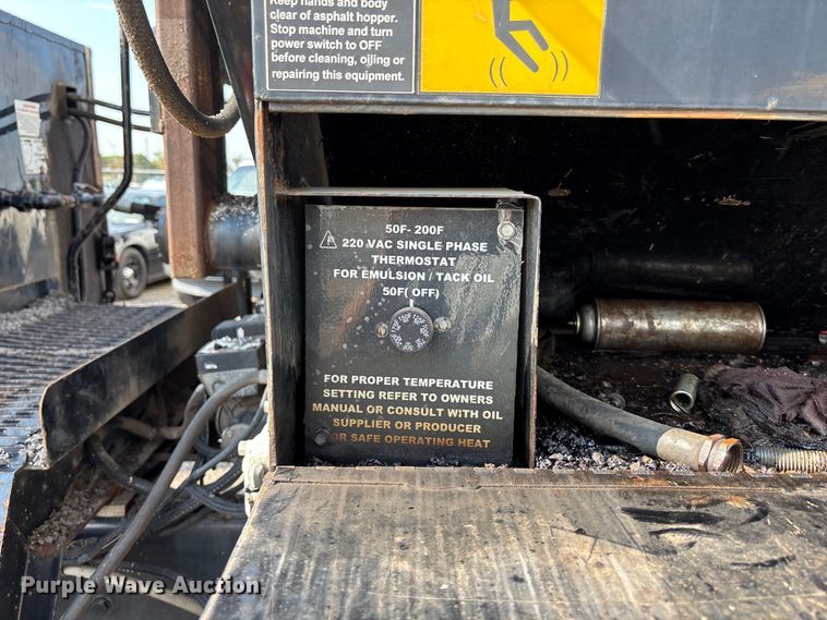 image for item EN8443 2012 Freightliner Business Class M2 pothole patcher truck