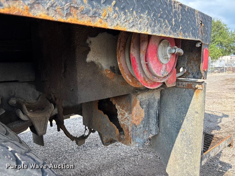 image for item EN8443 2012 Freightliner Business Class M2 pothole patcher truck