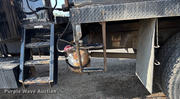 image for item EN8443 2012 Freightliner Business Class M2 pothole patcher truck