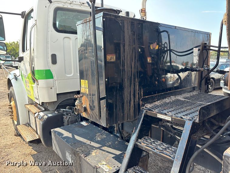 image for item EN8443 2012 Freightliner Business Class M2 pothole patcher truck