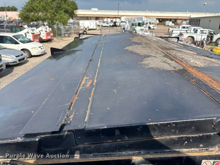 image for item EN8443 2012 Freightliner Business Class M2 pothole patcher truck