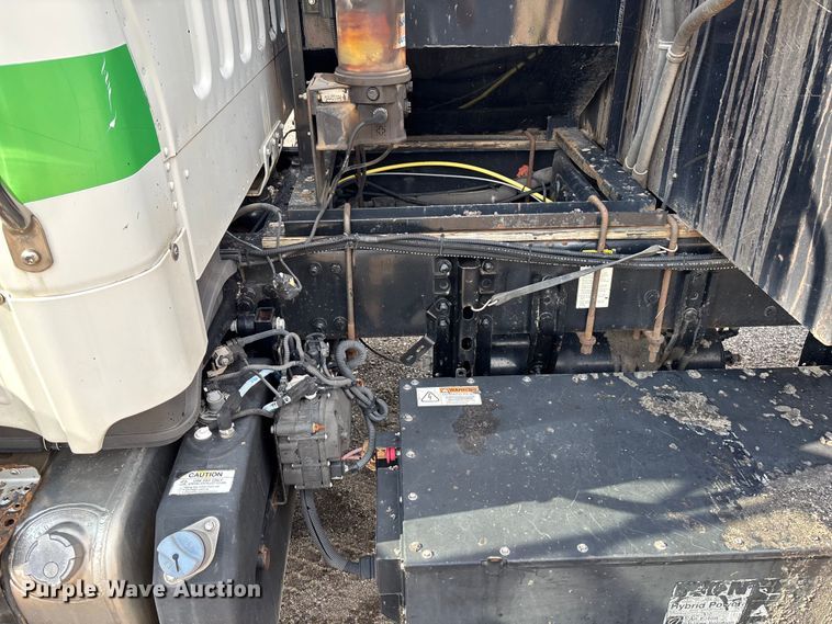 image for item EN8443 2012 Freightliner Business Class M2 pothole patcher truck