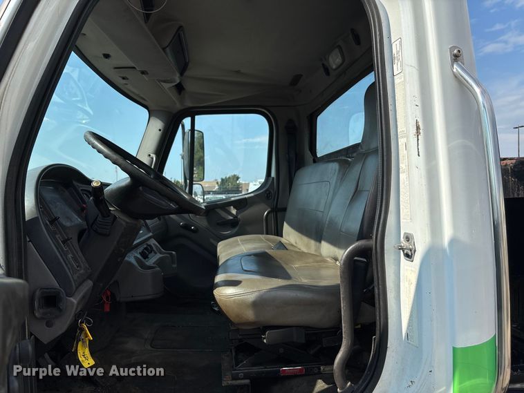 image for item EN8443 2012 Freightliner Business Class M2 pothole patcher truck