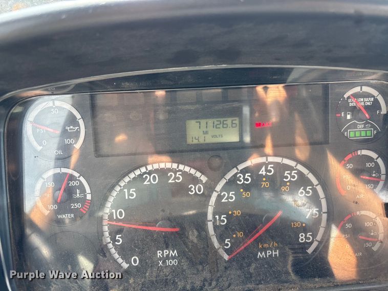 image for item EN8443 2012 Freightliner Business Class M2 pothole patcher truck