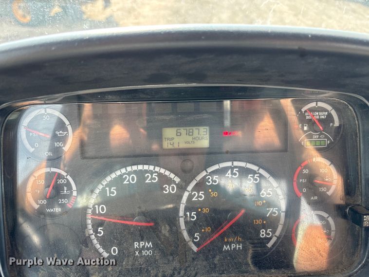 image for item EN8443 2012 Freightliner Business Class M2 pothole patcher truck