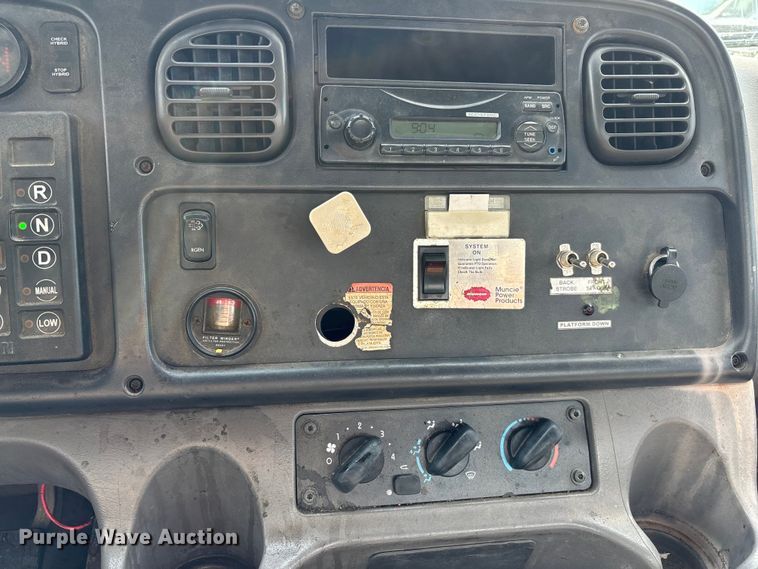 image for item EN8443 2012 Freightliner Business Class M2 pothole patcher truck