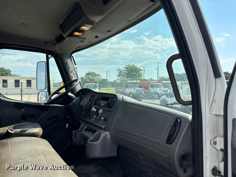 image for item EN8443 2012 Freightliner Business Class M2 pothole patcher truck