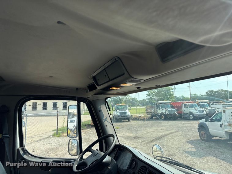 image for item EN8443 2012 Freightliner Business Class M2 pothole patcher truck