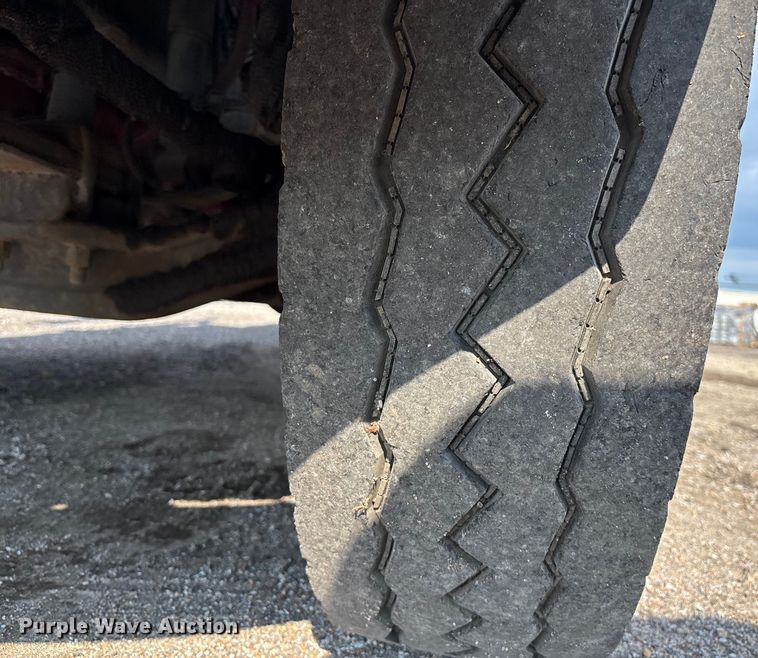 image for item EN8443 2012 Freightliner Business Class M2 pothole patcher truck