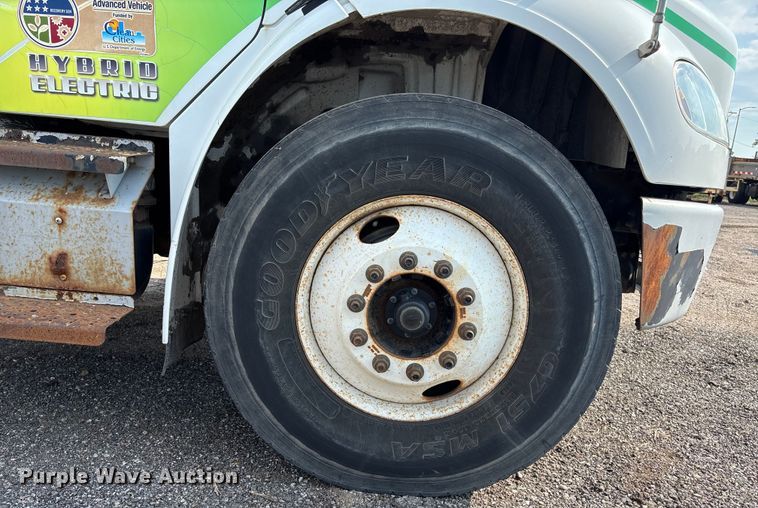 image for item EN8443 2012 Freightliner Business Class M2 pothole patcher truck