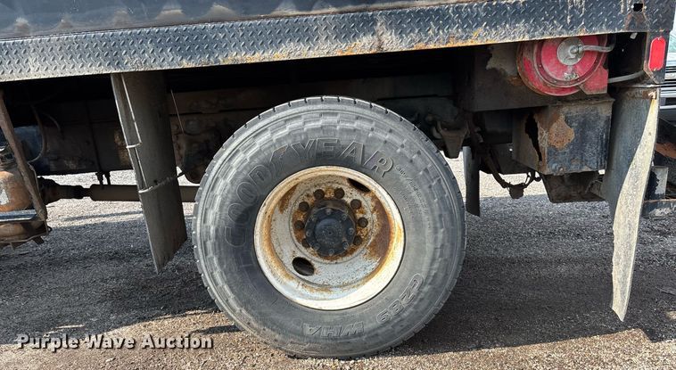 image for item EN8443 2012 Freightliner Business Class M2 pothole patcher truck