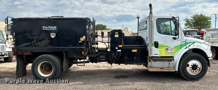 image for item EN8444 2012 Freightliner Business Class M2 pothole patcher truck