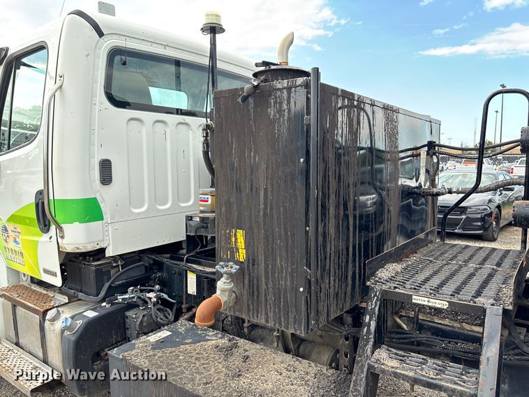 image for item EN8444 2012 Freightliner Business Class M2 pothole patcher truck