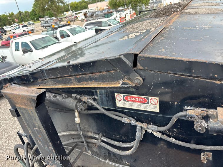 image for item EN8444 2012 Freightliner Business Class M2 pothole patcher truck