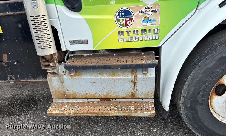 image for item EN8444 2012 Freightliner Business Class M2 pothole patcher truck