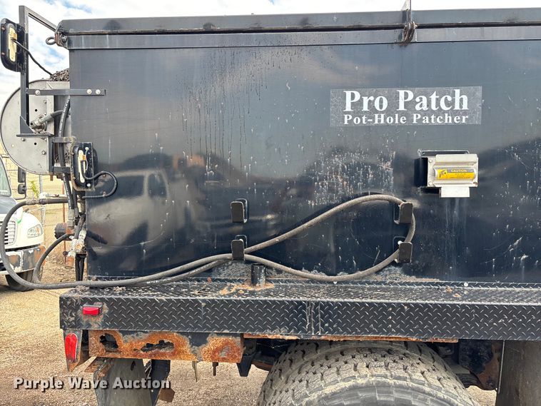 image for item EN8444 2012 Freightliner Business Class M2 pothole patcher truck