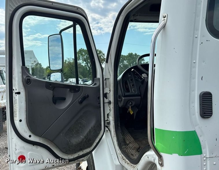 image for item EN8444 2012 Freightliner Business Class M2 pothole patcher truck