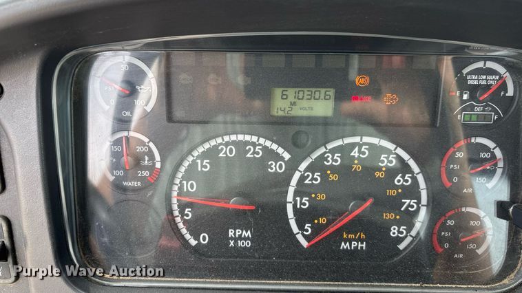 image for item EN8444 2012 Freightliner Business Class M2 pothole patcher truck