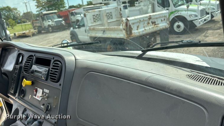 image for item EN8444 2012 Freightliner Business Class M2 pothole patcher truck