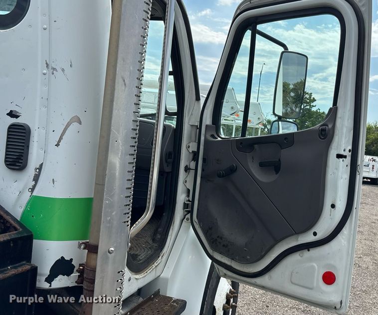 image for item EN8444 2012 Freightliner Business Class M2 pothole patcher truck