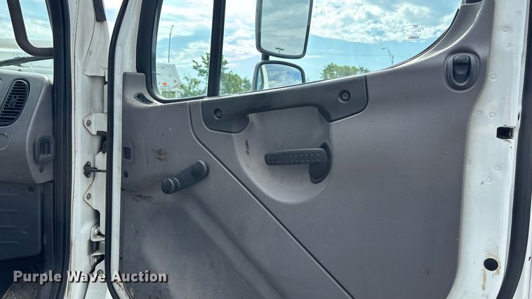 image for item EN8444 2012 Freightliner Business Class M2 pothole patcher truck