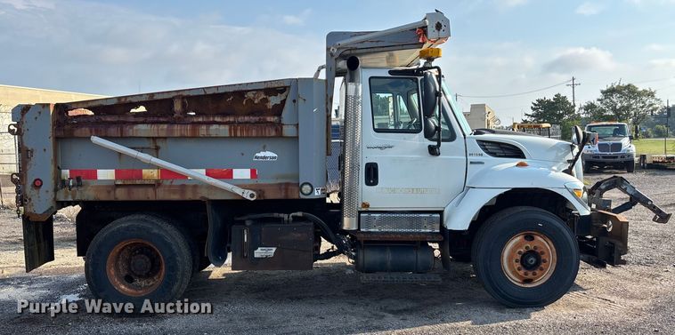 image for item EN8445 2008 International WorkStar 7400 dump truck