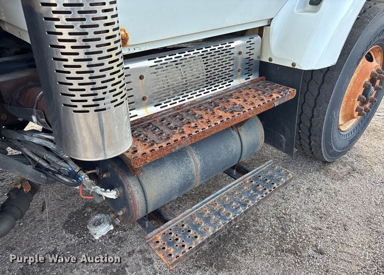 image for item EN8445 2008 International WorkStar 7400 dump truck