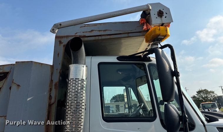 image for item EN8445 2008 International WorkStar 7400 dump truck