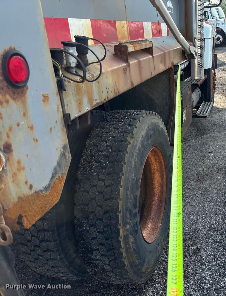 image for item EN8445 2008 International WorkStar 7400 dump truck