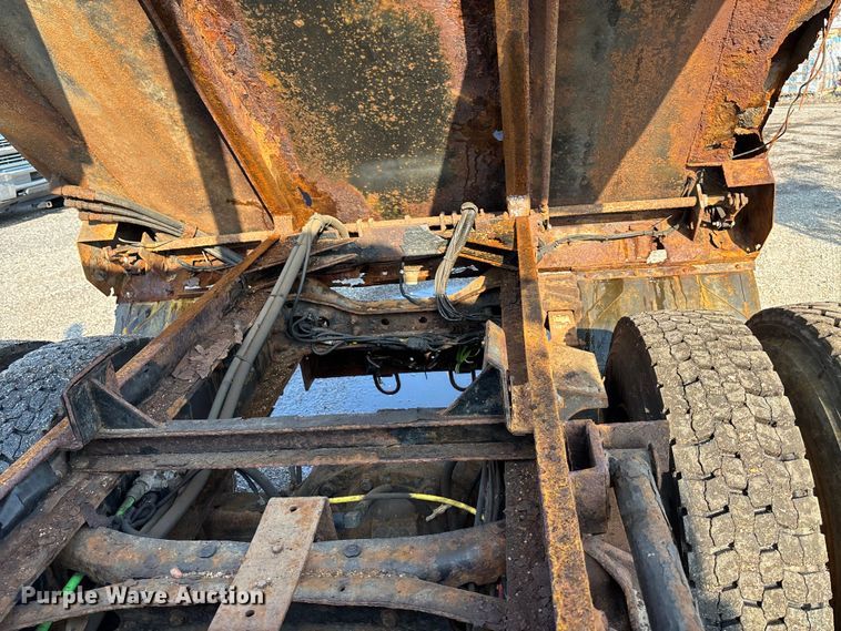 image for item EN8445 2008 International WorkStar 7400 dump truck