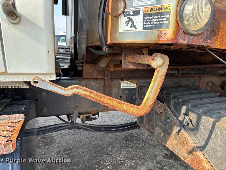 image for item EN8445 2008 International WorkStar 7400 dump truck