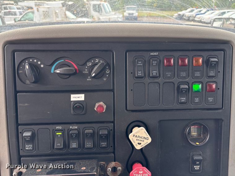 image for item EN8445 2008 International WorkStar 7400 dump truck