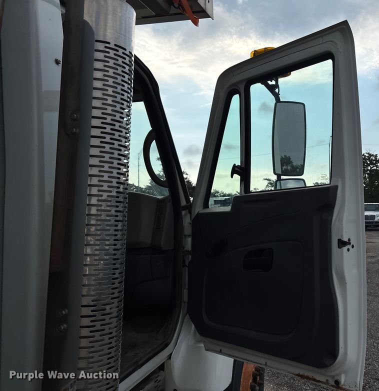 image for item EN8445 2008 International WorkStar 7400 dump truck