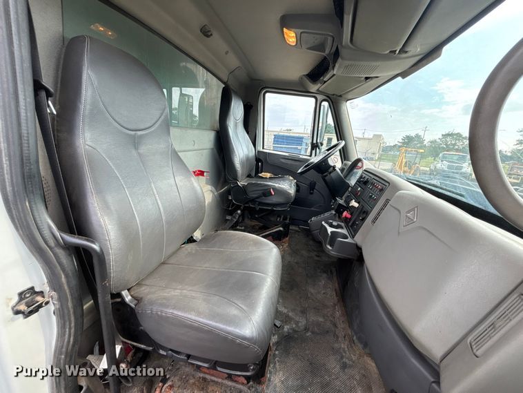 image for item EN8445 2008 International WorkStar 7400 dump truck