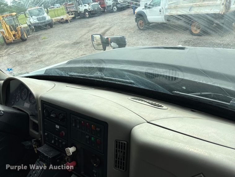 image for item EN8445 2008 International WorkStar 7400 dump truck