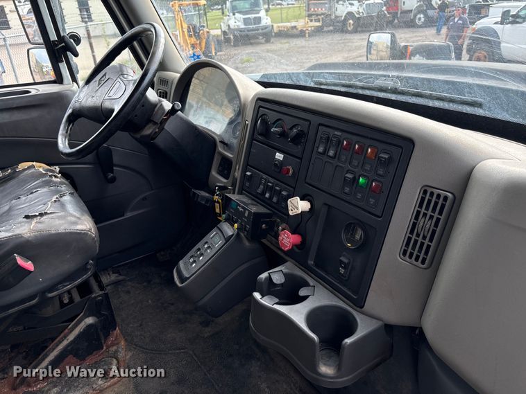 image for item EN8445 2008 International WorkStar 7400 dump truck