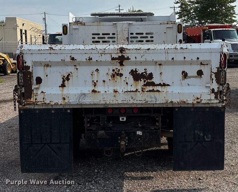 image for item EN8446 2015 Ford F450 Super Duty dump truck